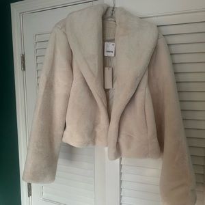 Women’s faux fur cream coat, large